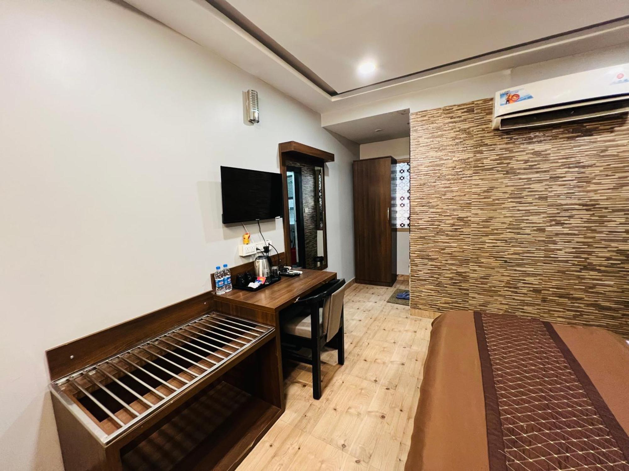 Hotel Sabera Siliguri Bagian luar foto