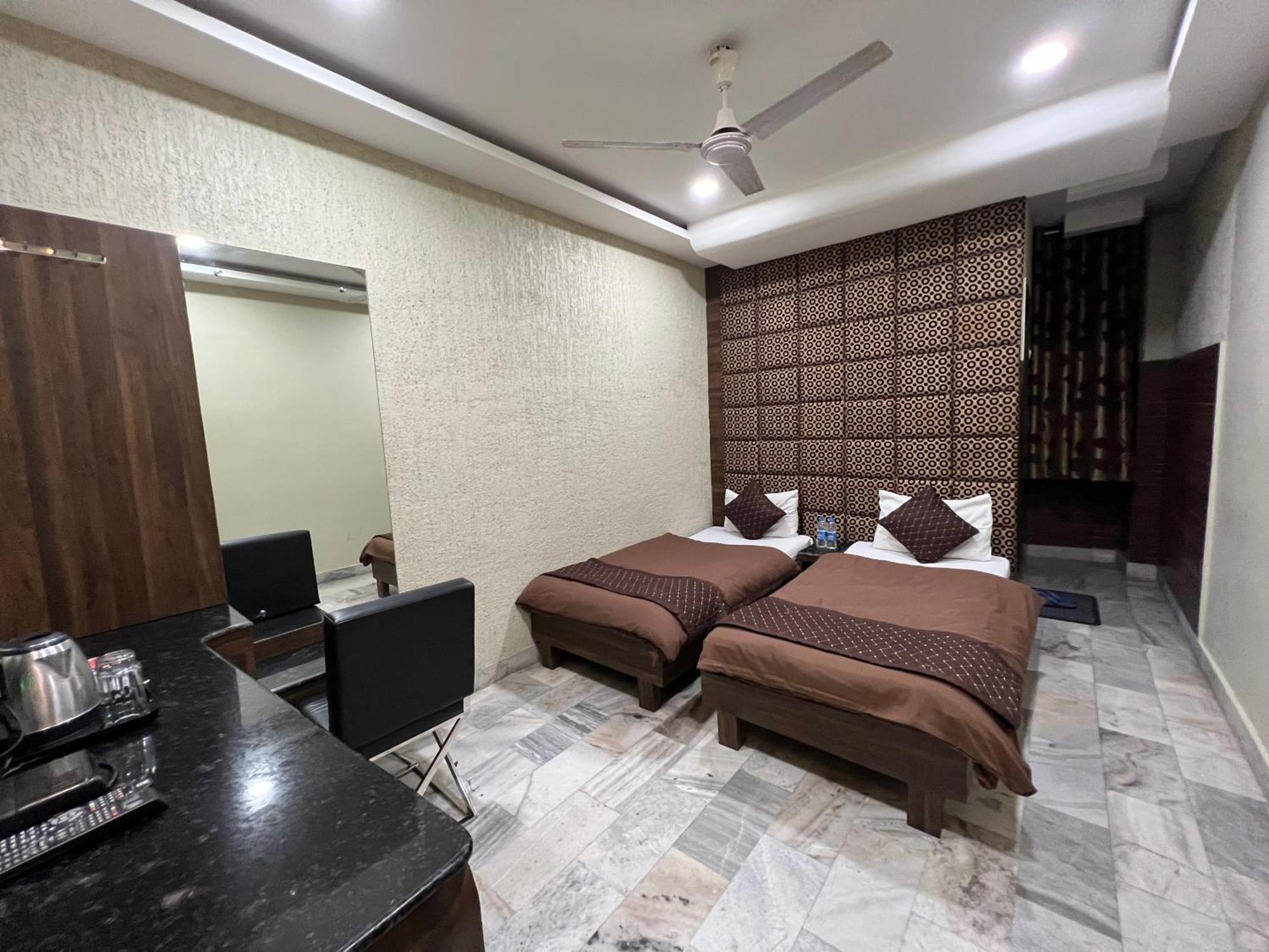 Hotel Sabera Siliguri Bagian luar foto