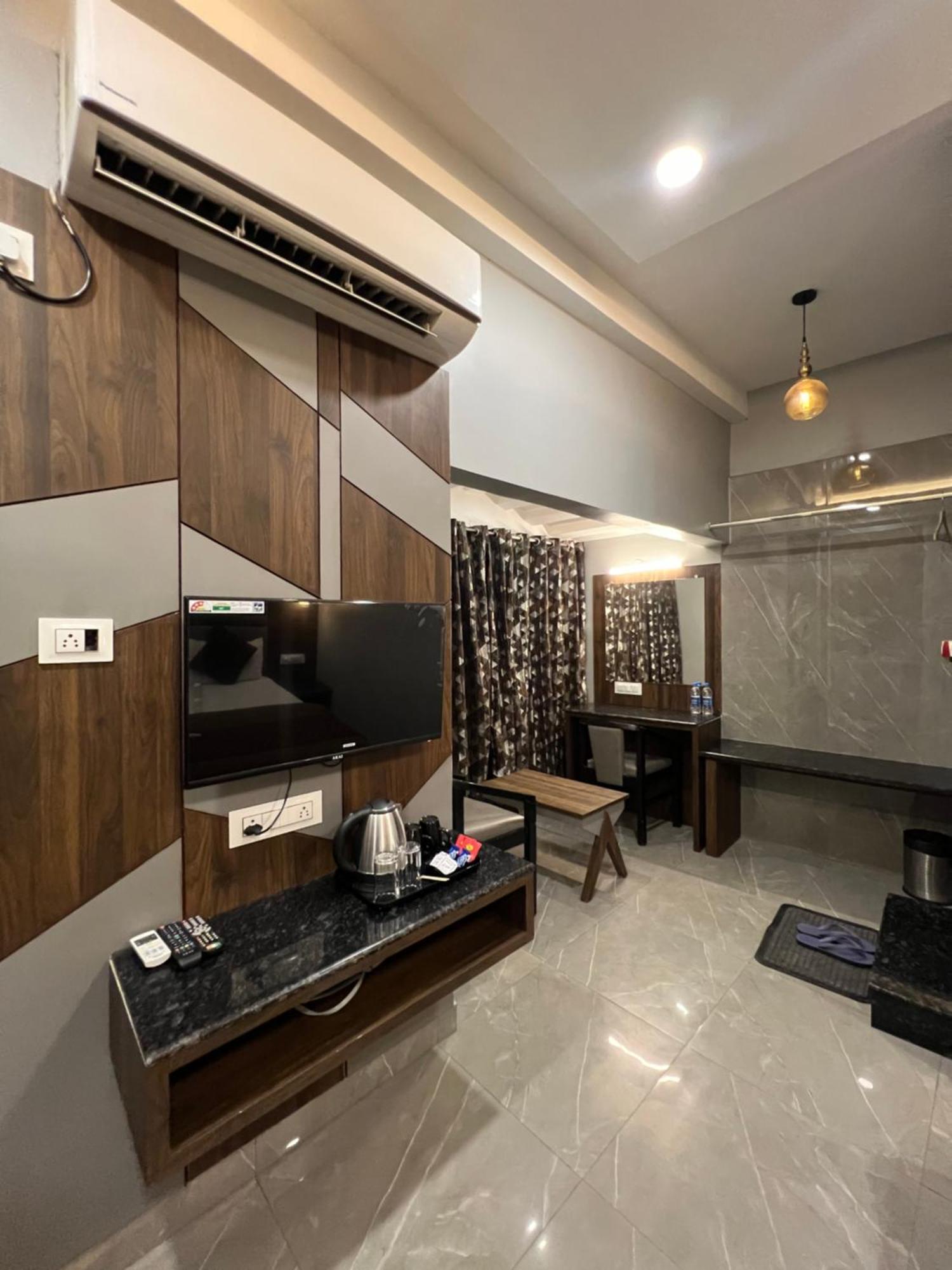 Hotel Sabera Siliguri Bagian luar foto