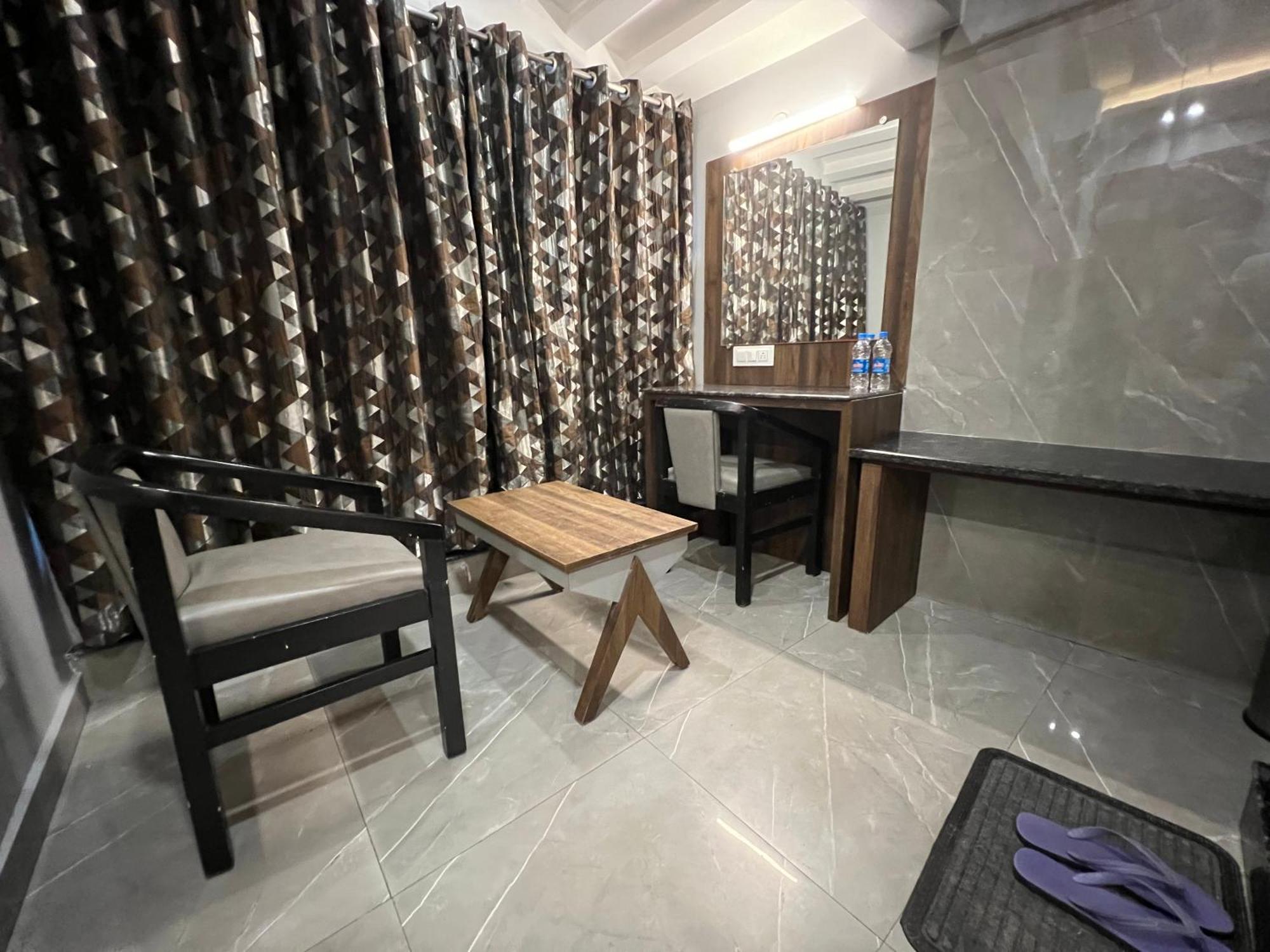 Hotel Sabera Siliguri Bagian luar foto