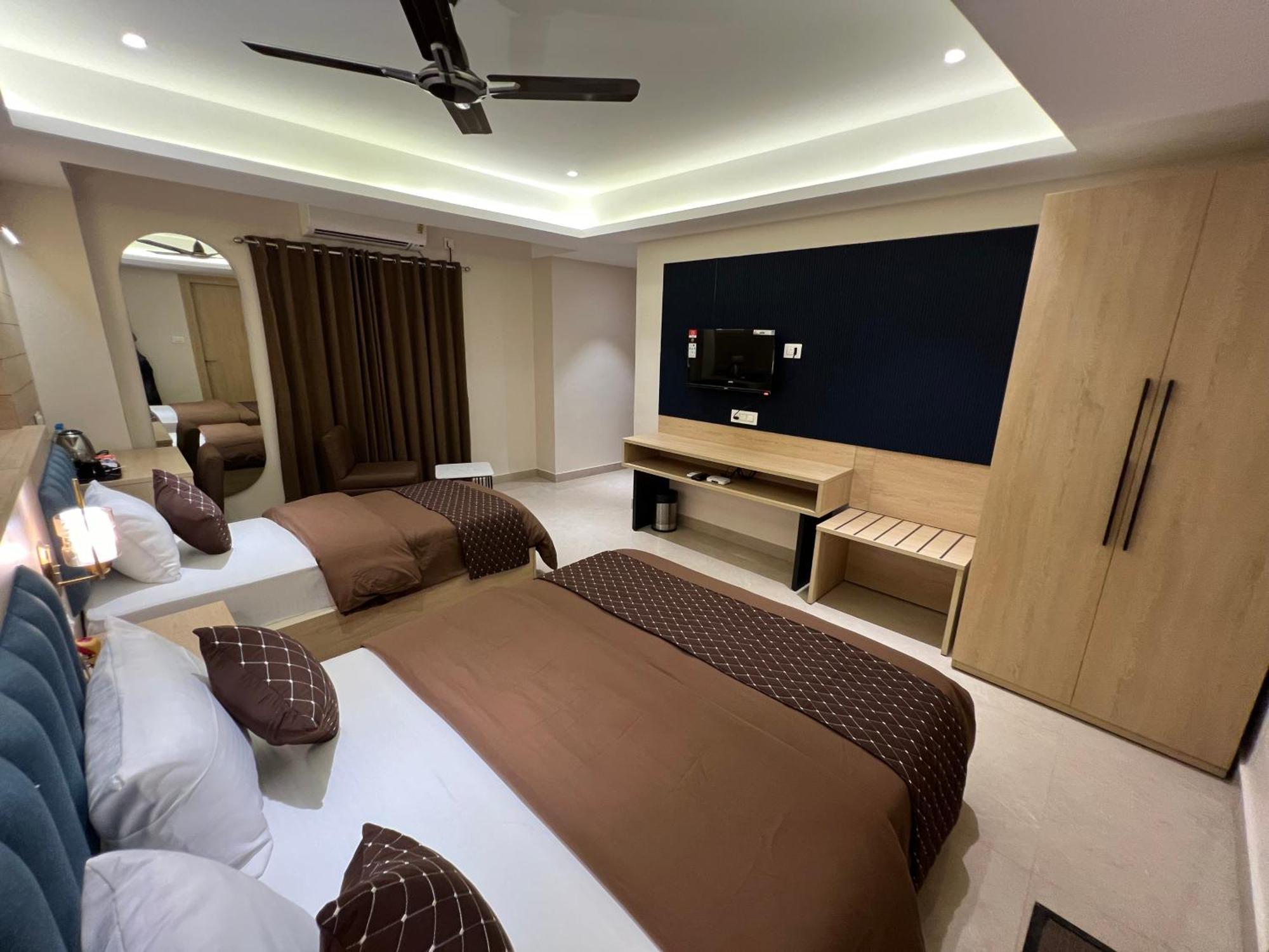 Hotel Sabera Siliguri Bagian luar foto